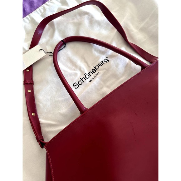 Italian Leather $467 Value Red Handbag Timeless Elegance at a Great Price! *READ - Picture 3 of 12